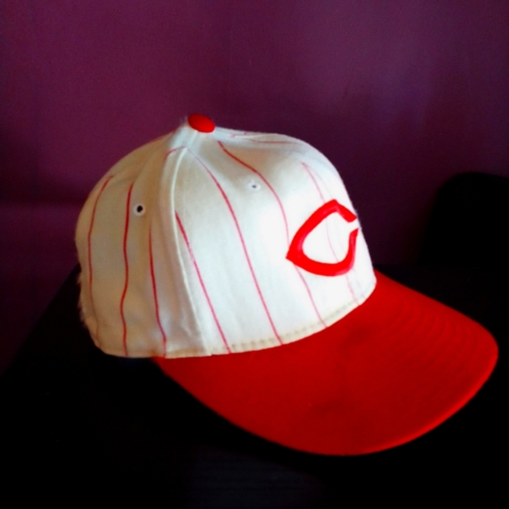Cincinnati Reds Wool baseball hat authentic vintage rare find size 7. 1/8